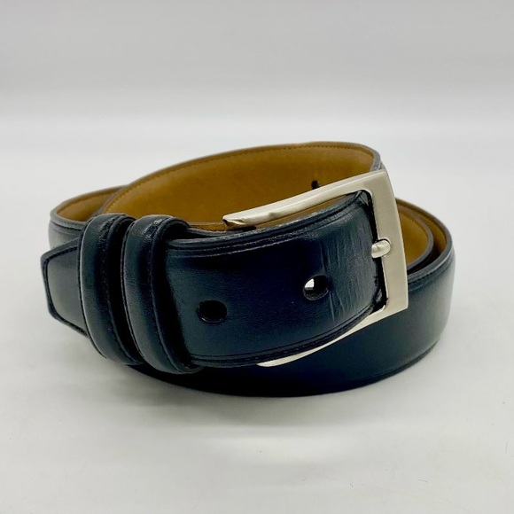 Coated Leather Belt in Black w/ Silvertone Buckle 1.25 Inches Wide Size 42 - Picture 6 of 9